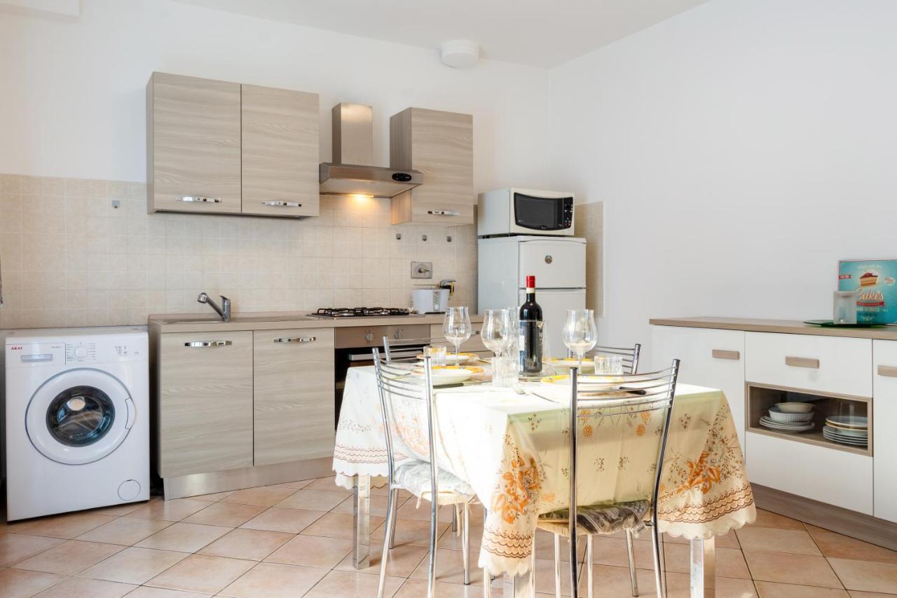 Casa Del Giardino Bright Apartment Бастия Умбра Екстериор снимка